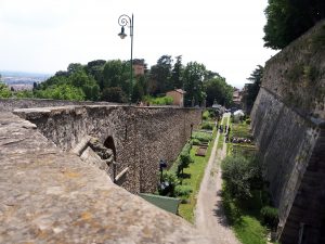 orto sociale città alta visto dalle mura